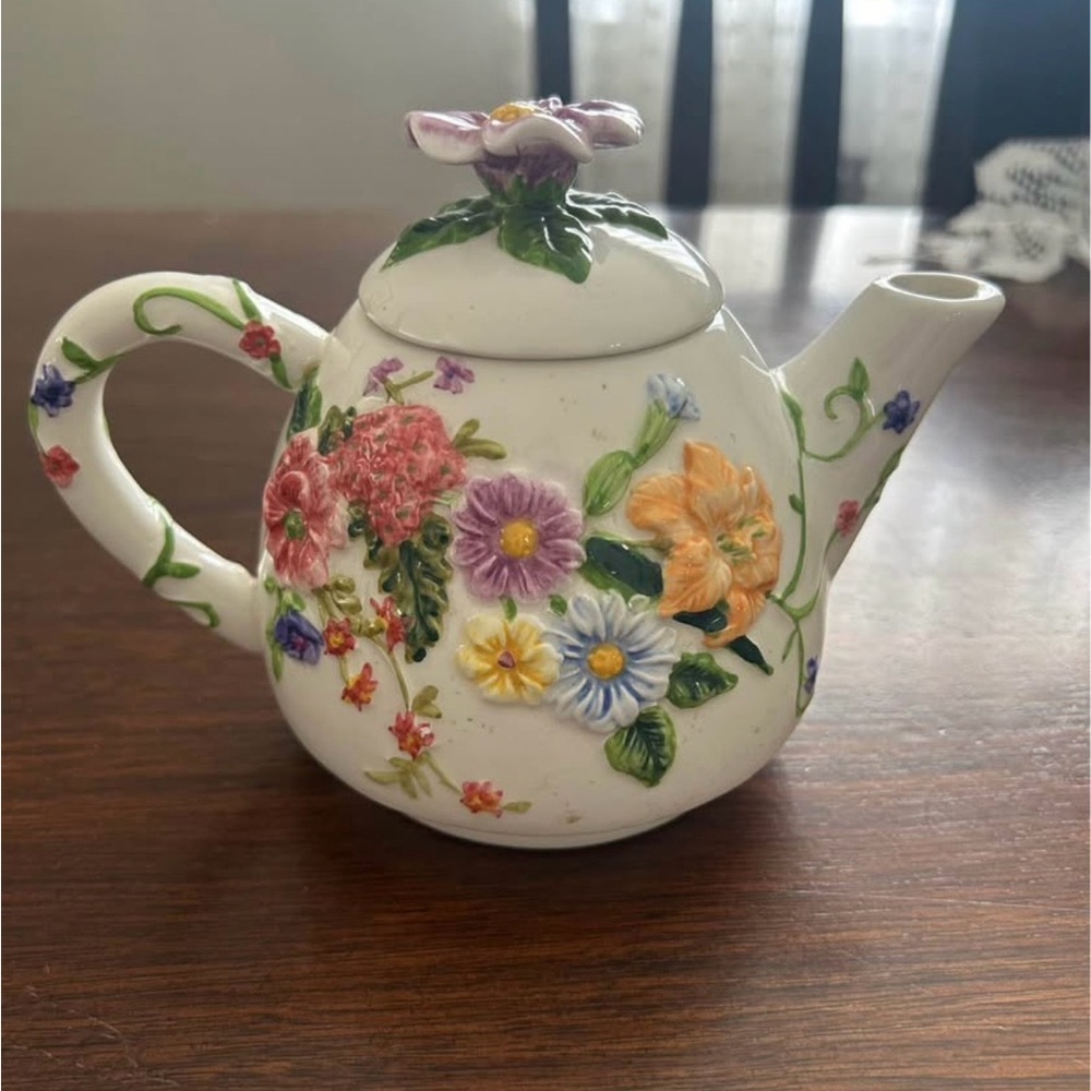 Floral Ceramic Teapot with Multicolor Design - Picture 2 of 2